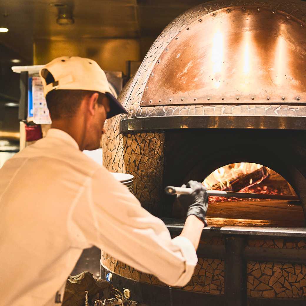 ★全てのピッツァランチにサラダプレートが付きます。