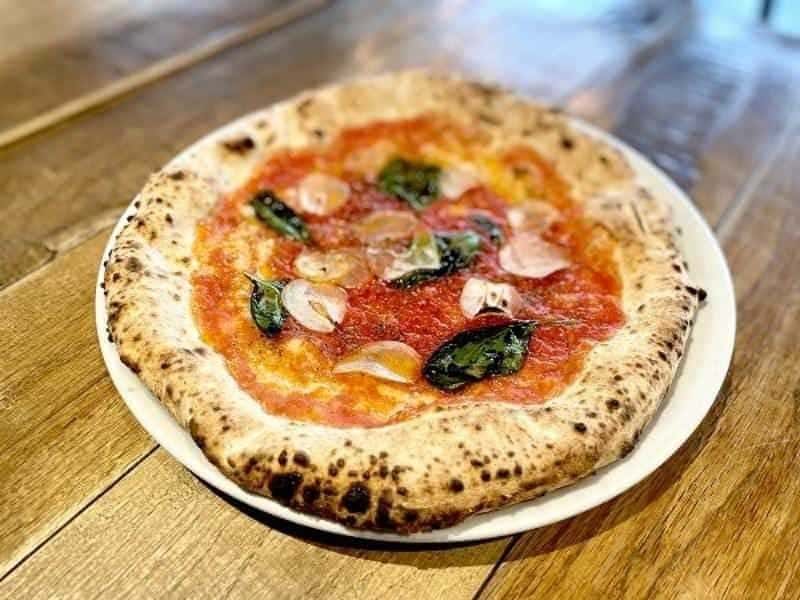 石窯仕立ての ピッツァ・マリナーラ