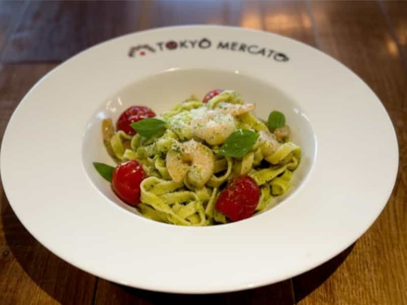 エビとチェリートマトの彩りジェノベーゼ～生パスタタリアテッレ～