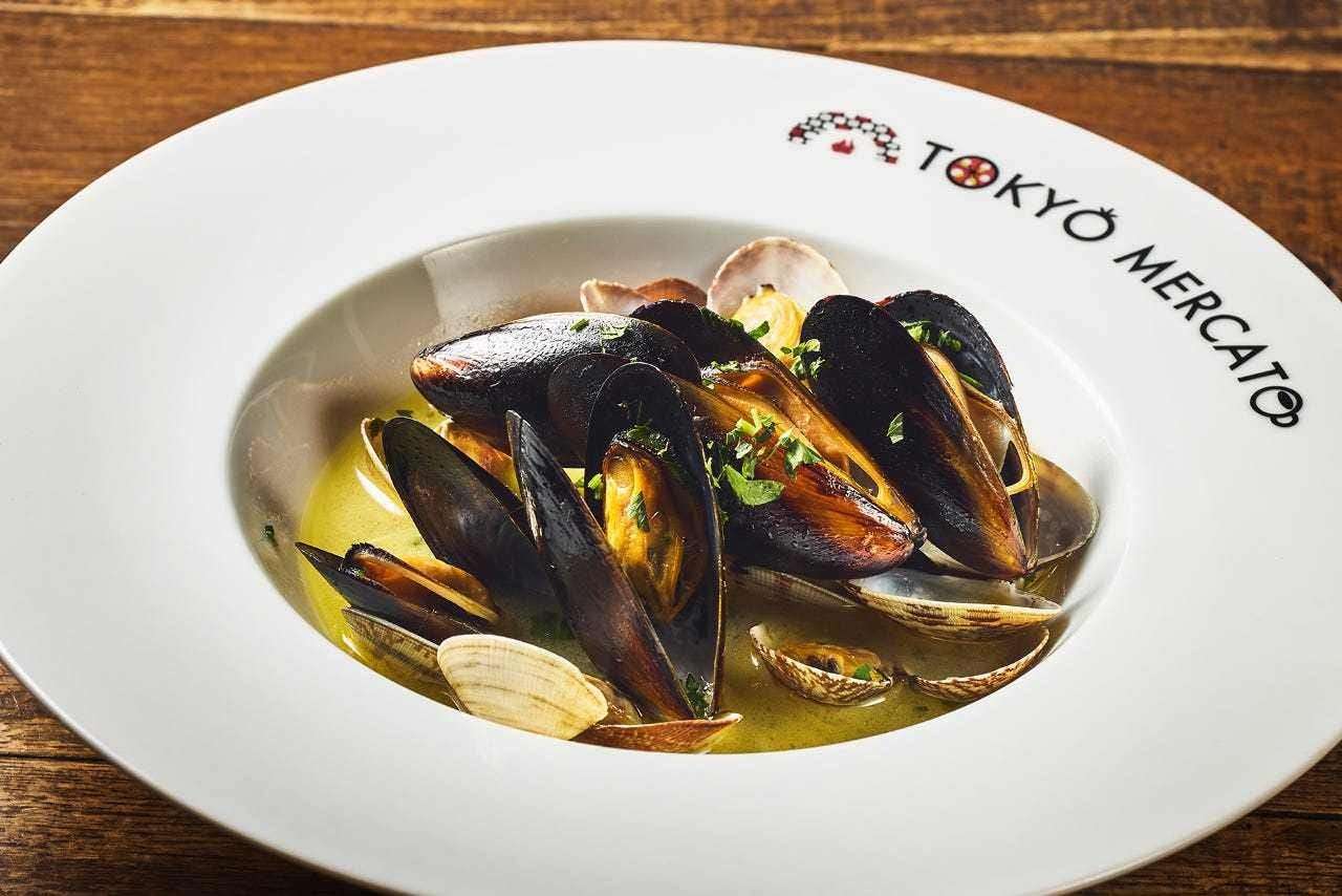 ボンゴレとムール貝の白ワイン蒸し