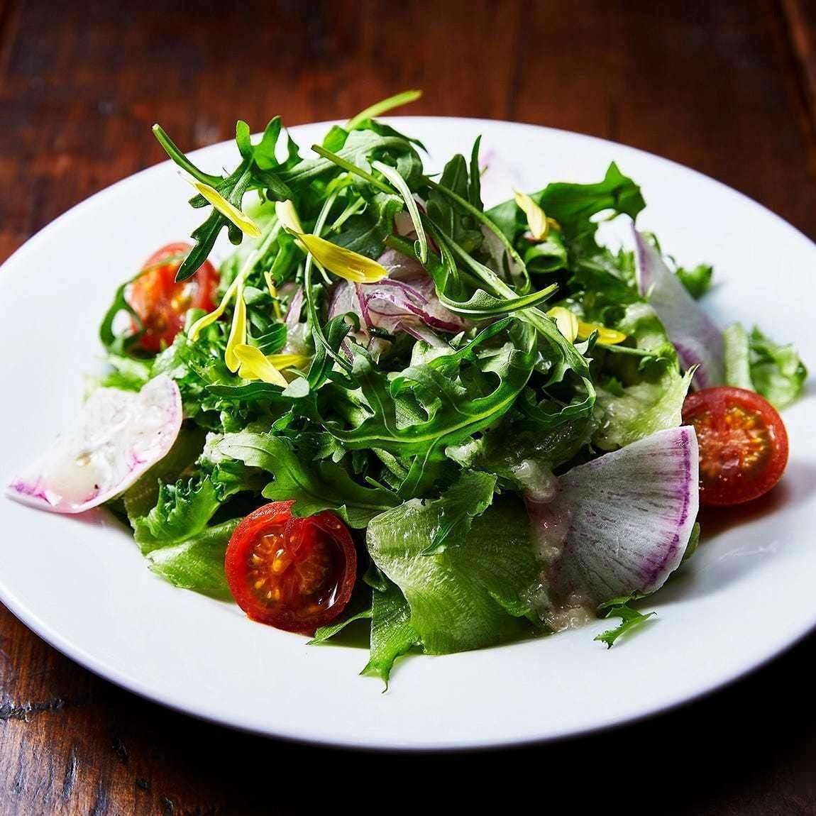 みずみずしい国産の野菜を使った メルカートサラダ