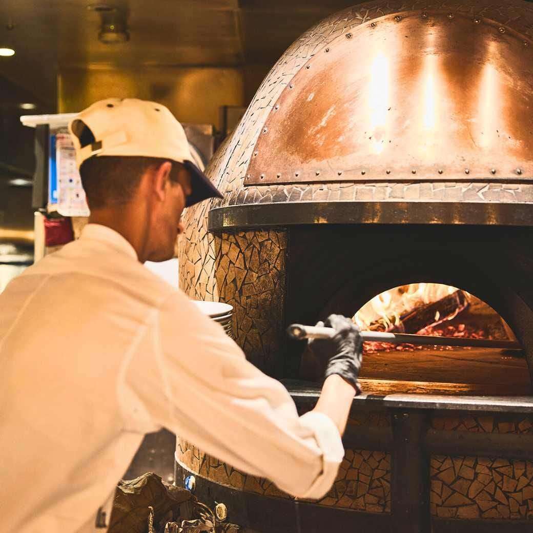 ★全てのピッツァランチにサラダプレートが付きます。