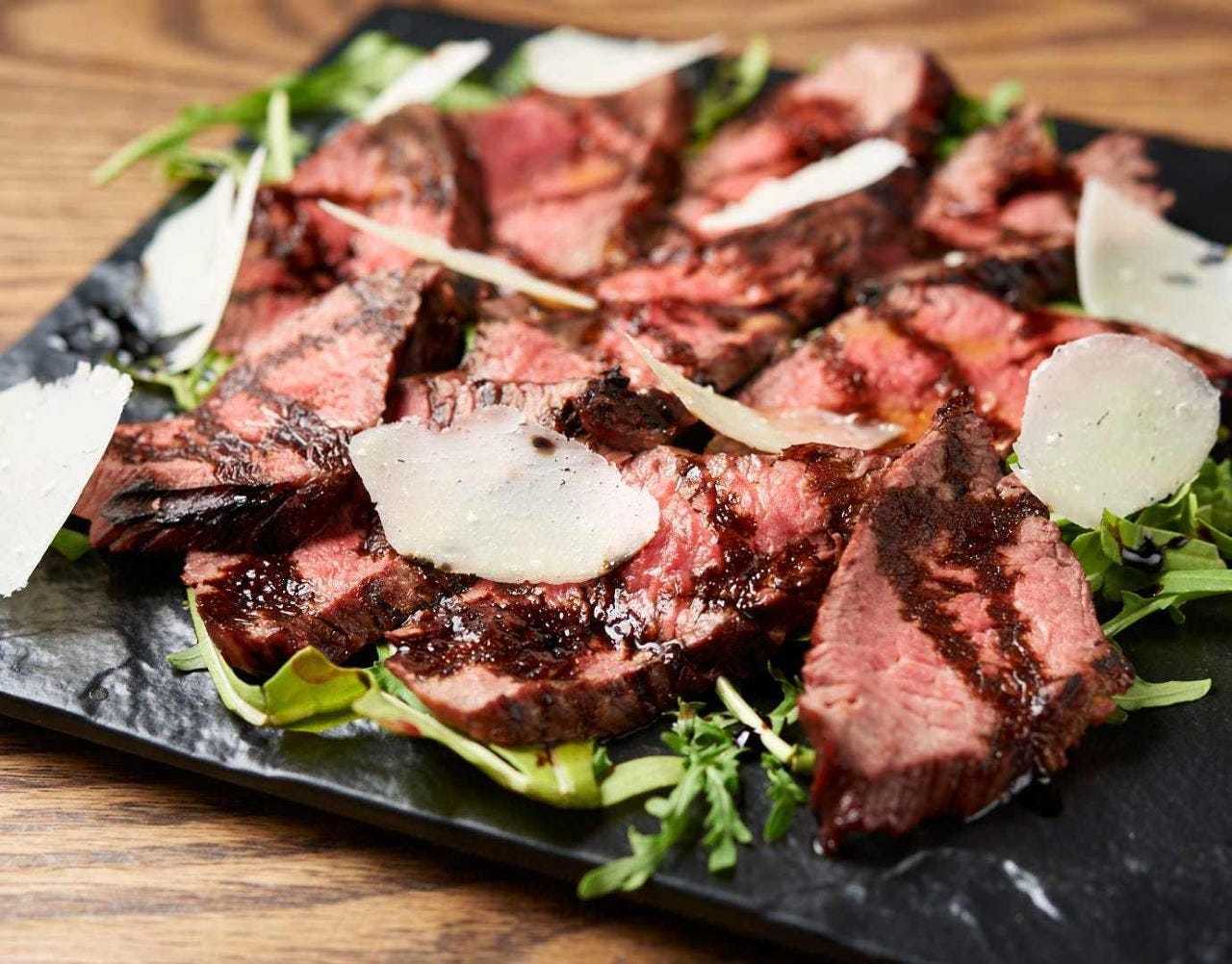 贅沢国産牛のタリアータ ~とろける肉の旨味~