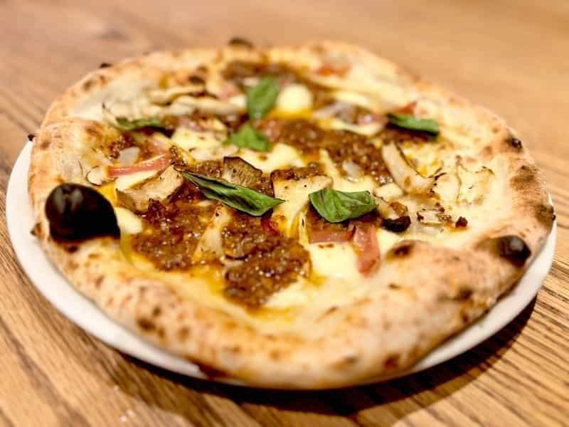 3 種のきのこのピッツァ・ラザーニャ