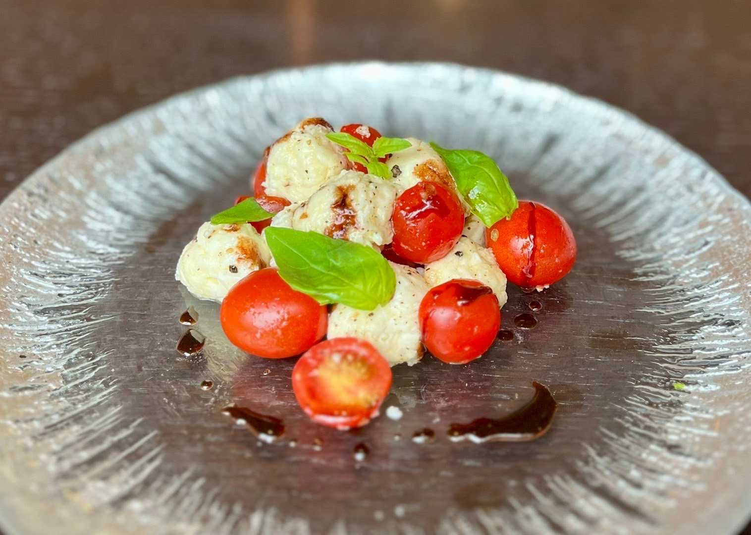 水牛モッツァレラのカプレーゼ