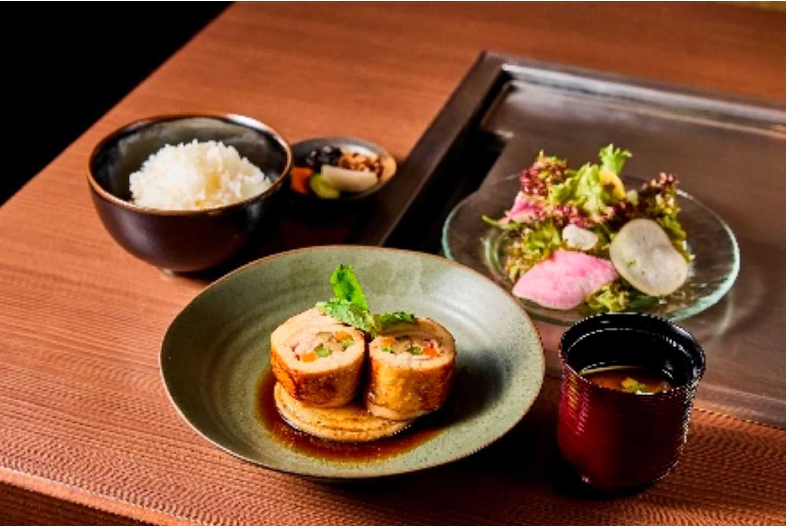 銘柄鶏の鉄板照り焼き