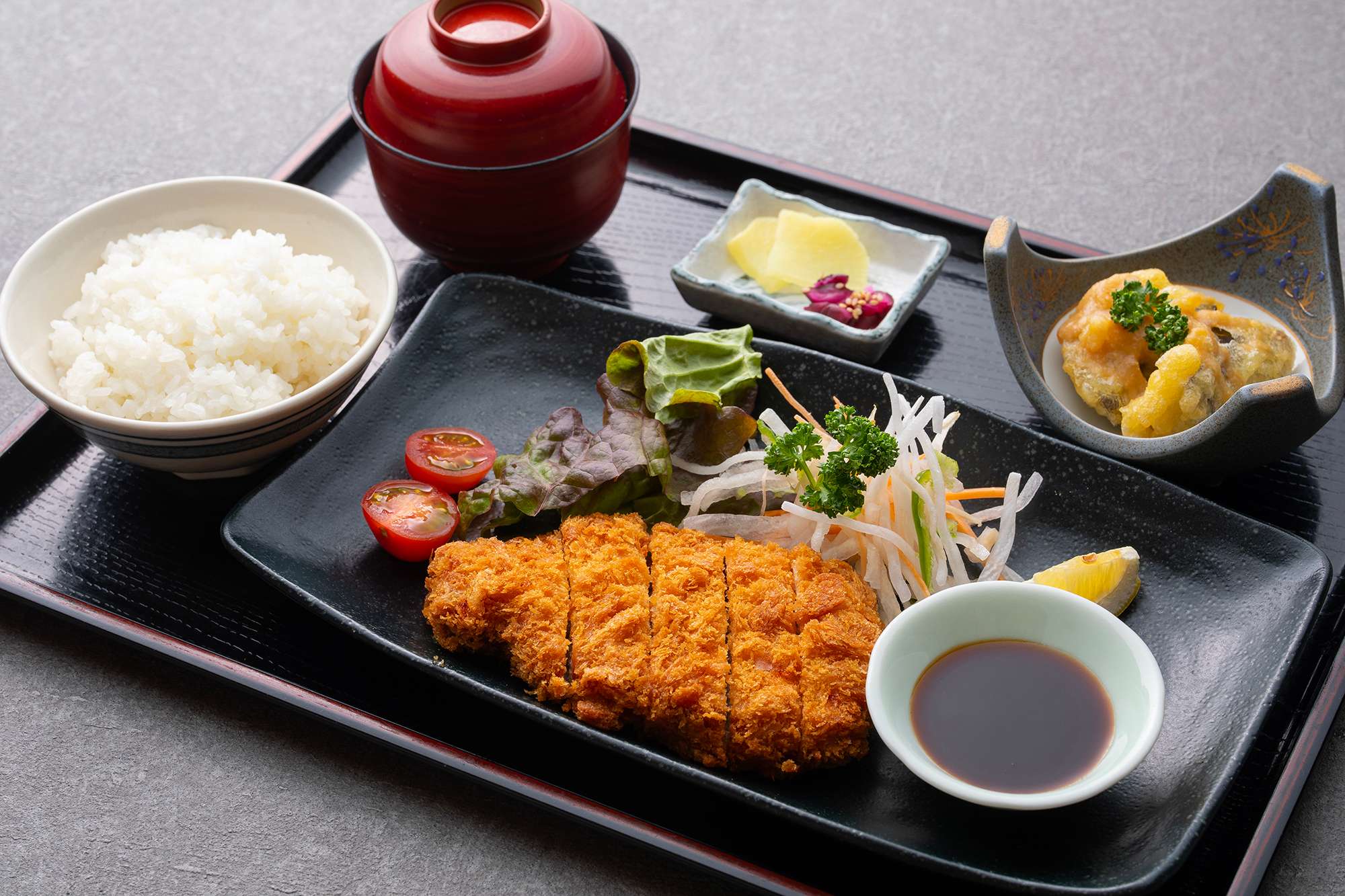 トンカツ定食