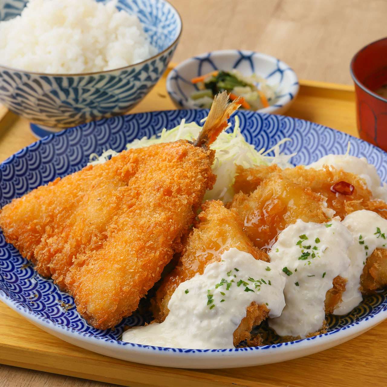 チキン南蛮とアジフライ定食
