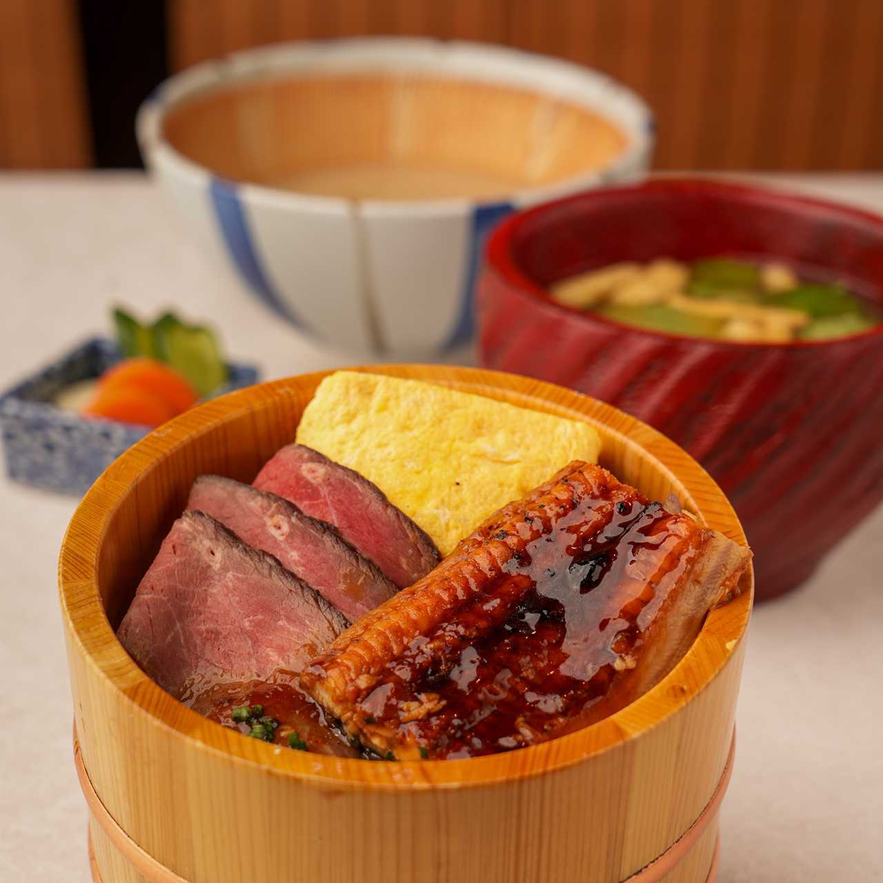 【期間限定】『鰻とローストビーフのおひつ飯と大鉢とろろ御膳』