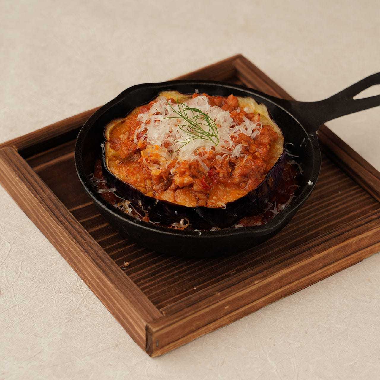 とろ茄子の肉味噌アラビアータ