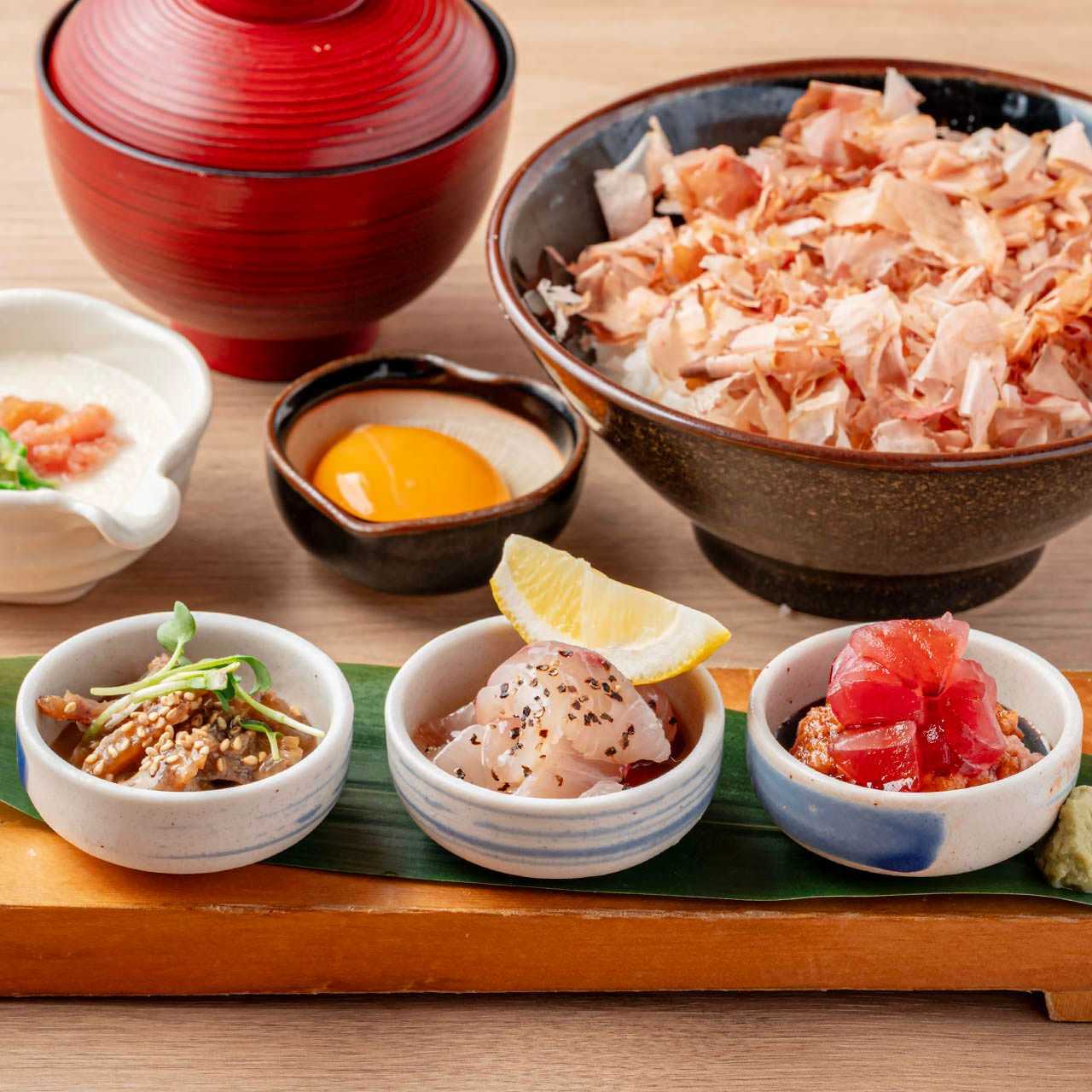 ３種海鮮と明太とろろの  ＴＫＧ定食