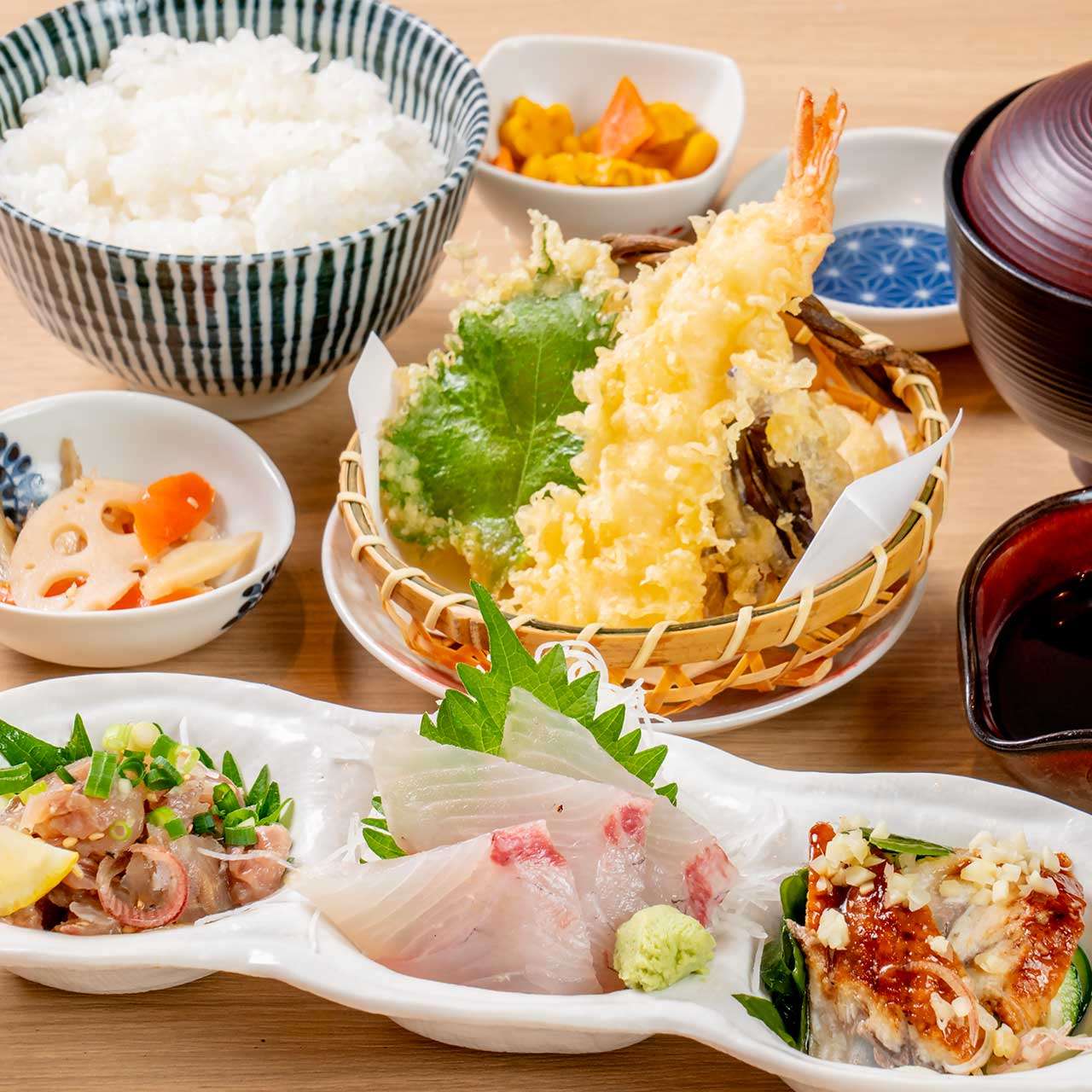 夏の海鮮3種盛りと天ぷら御膳