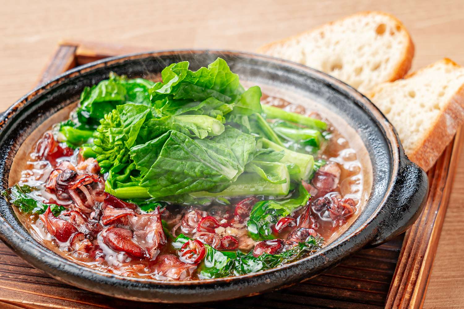 ホタルイカと菜花のアヒージョ