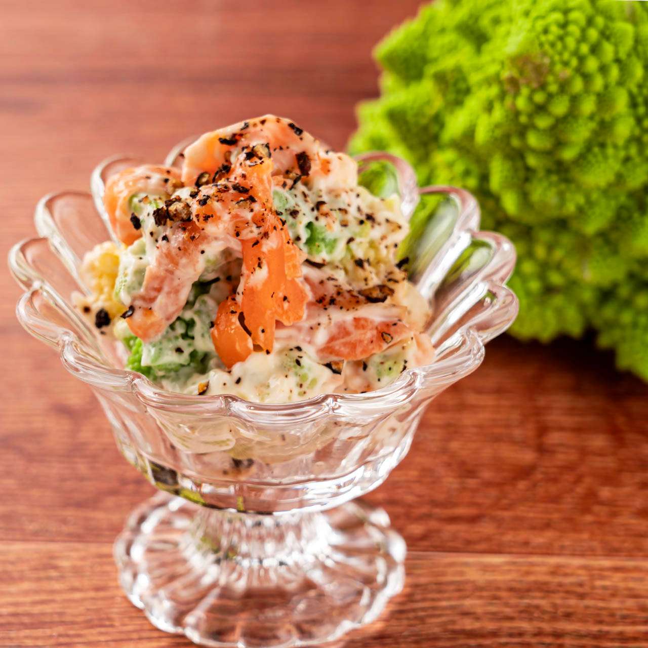 ロマネスコとスモークサーモン　柚子胡椒マヨ