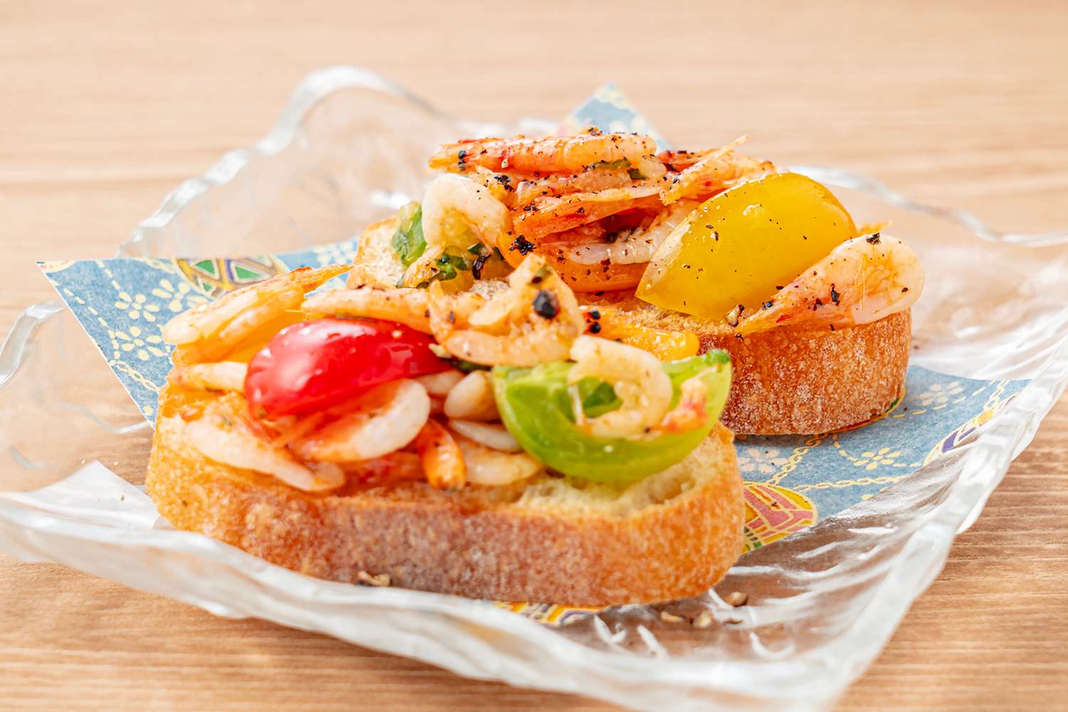 桜海老とカラフルトマトのブルスケッタ　