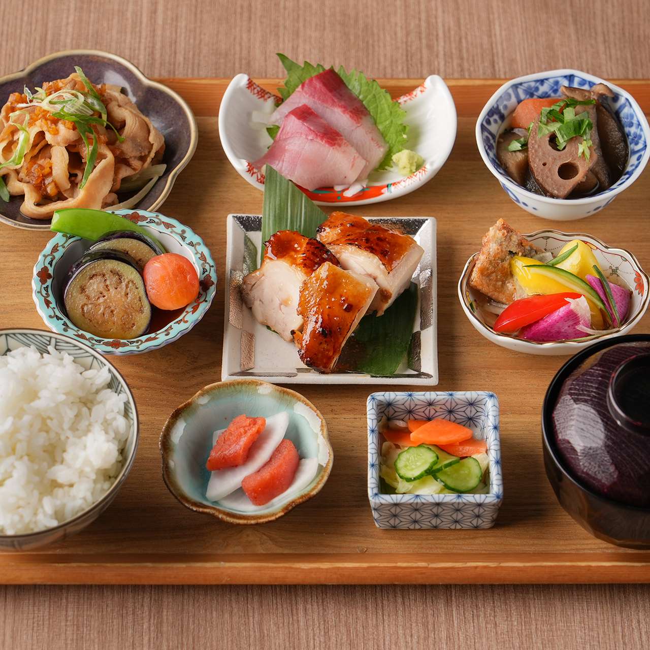 肉・魚・野菜のおかず七種定食
