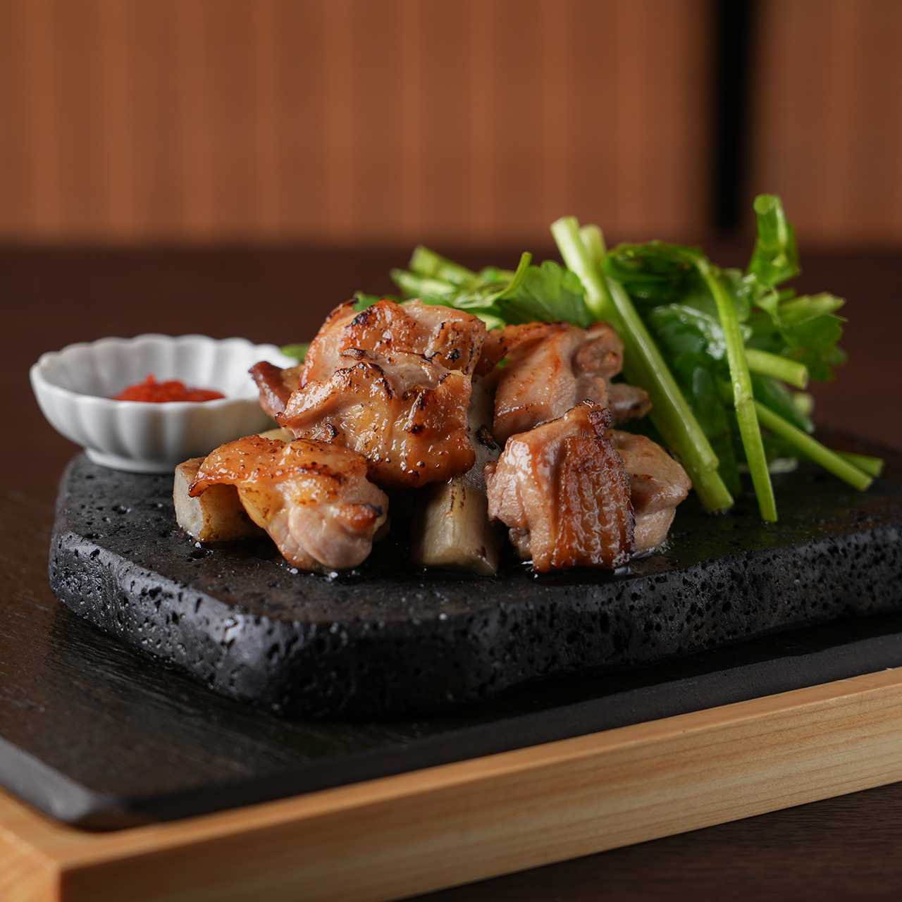 川俣シャモと芹の溶岩焼き