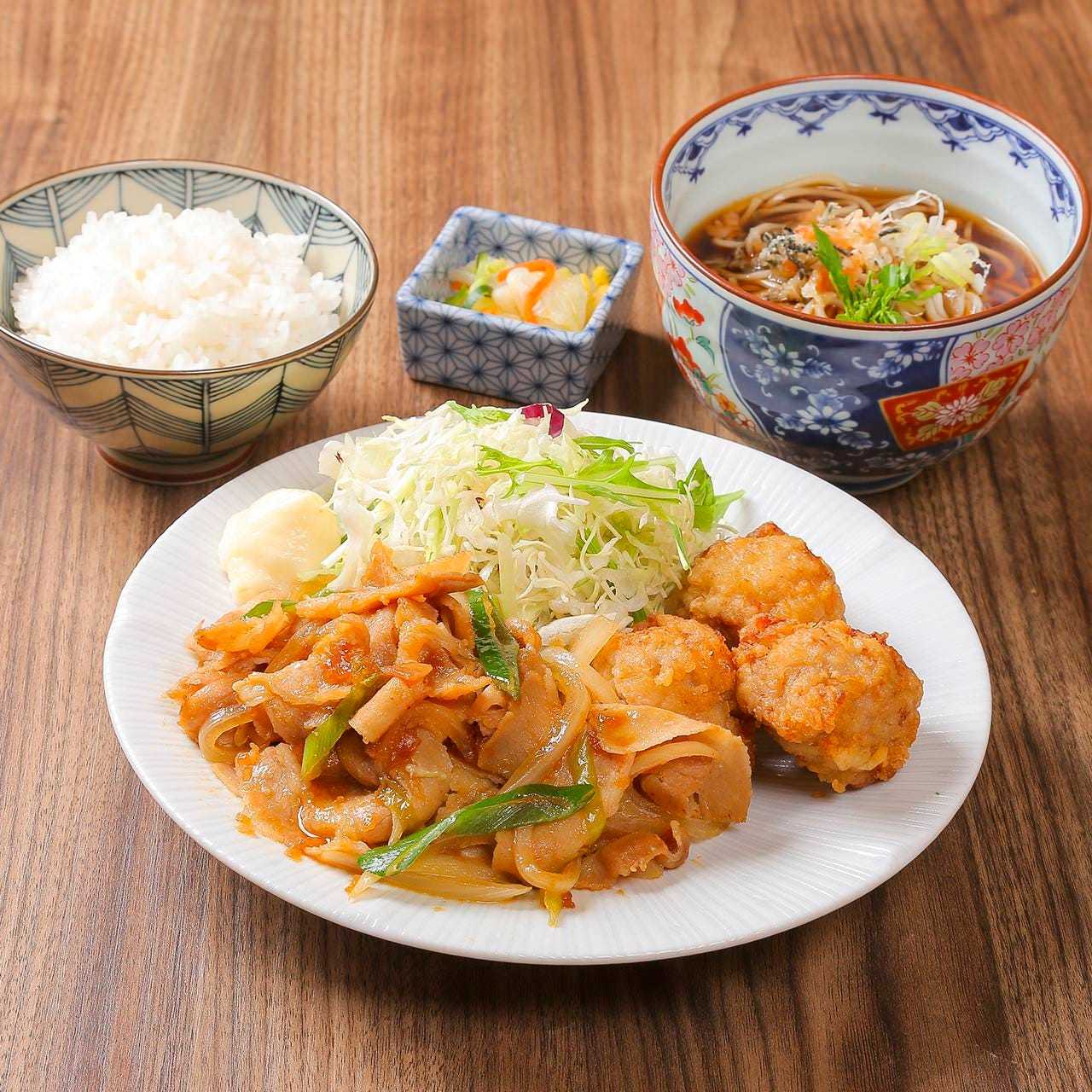 鶏唐揚げと豚生姜焼き合盛りと小蕎麦セット