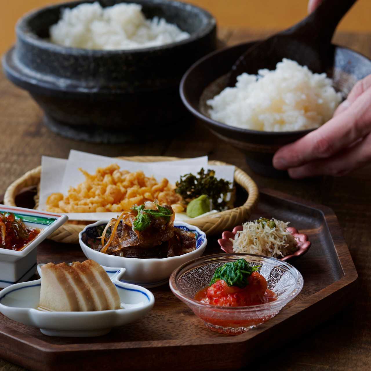 奧能登特種梯田稻越光米，石煮，配六道米飯小菜