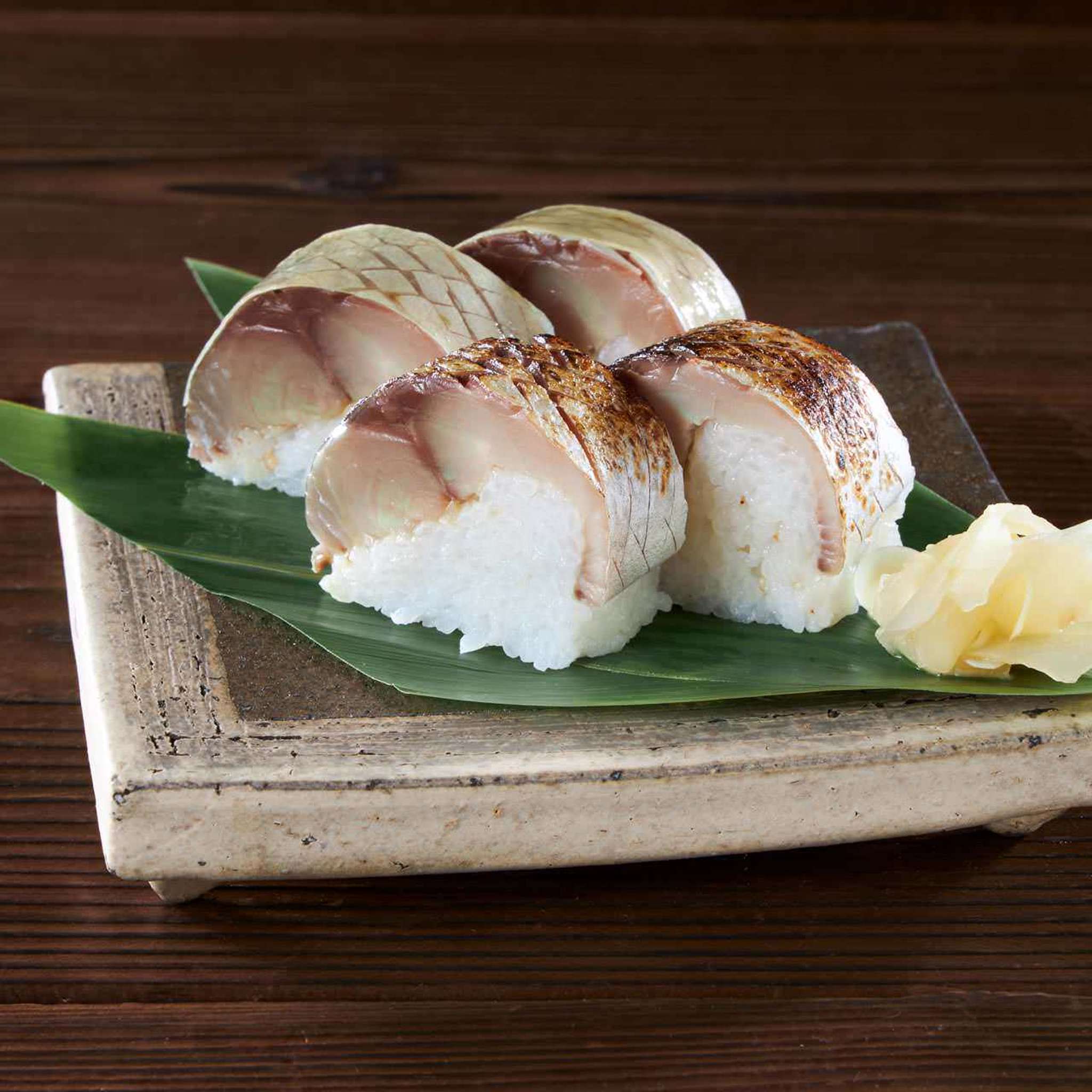 焼き鯖と〆鯖棒寿司盛り合わせ