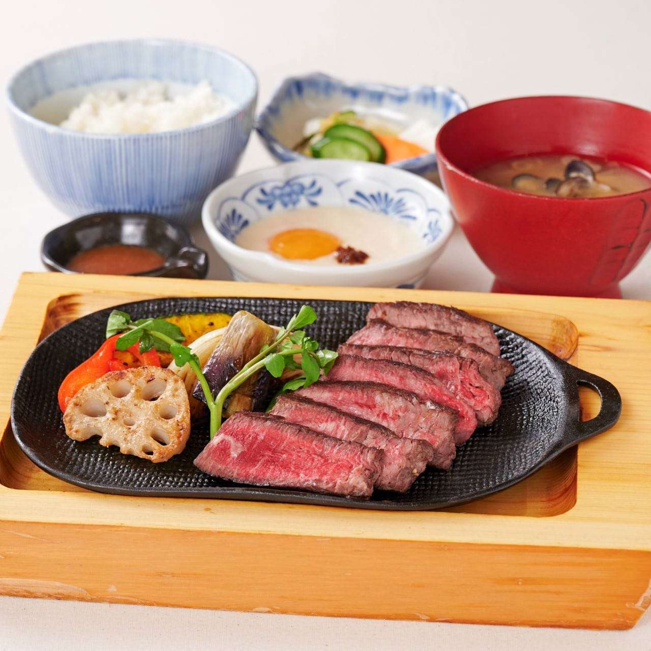【 平日・土日祝共通 】国産牛ステーキ膳