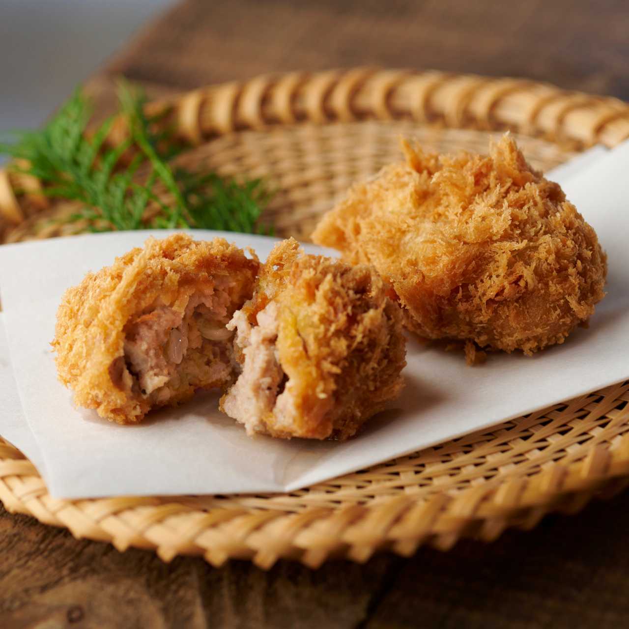 岛根县大南町：岩见猪肉、鲜胡椒碎肉排、李派林酱