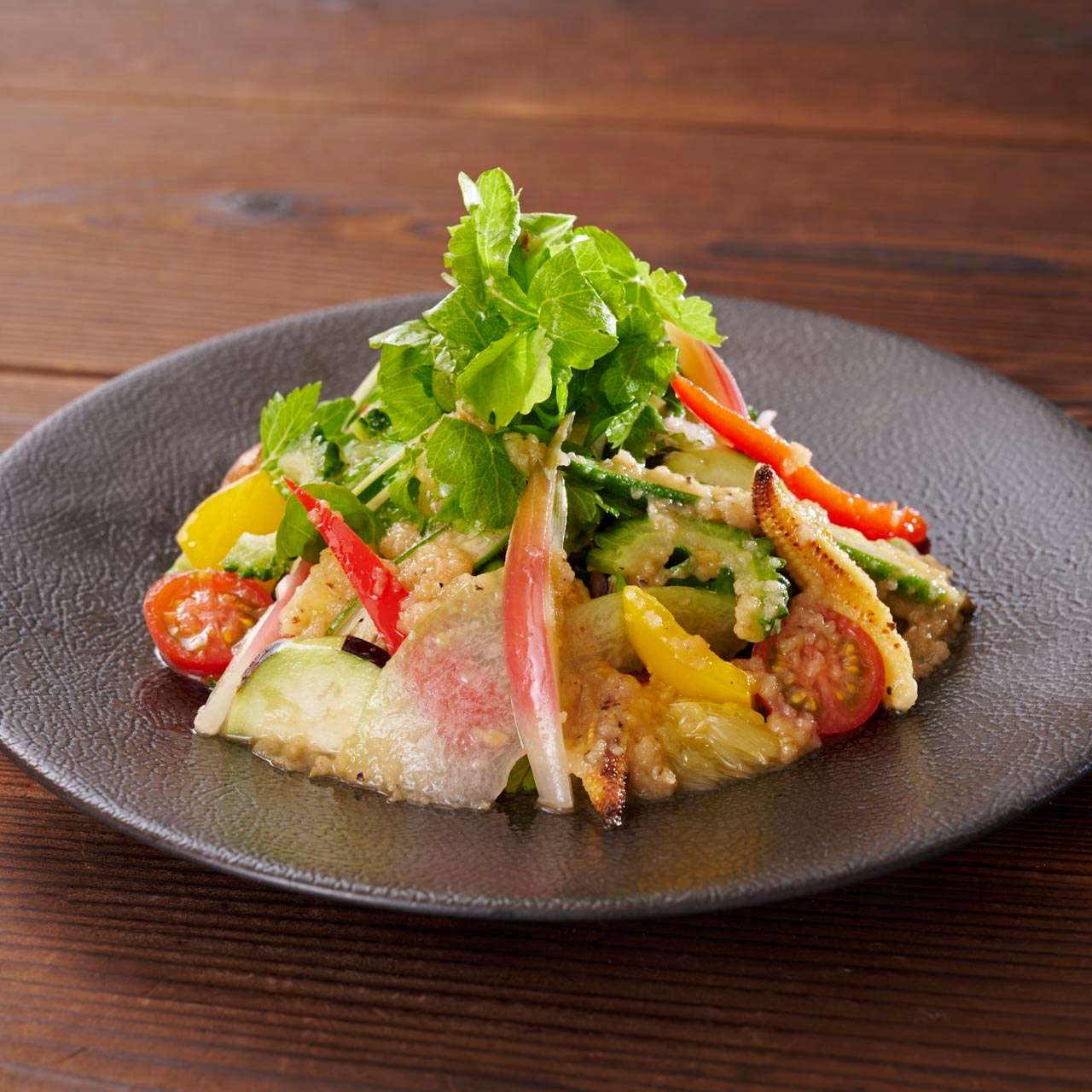 十四種野菜のサラダ 　　　擦りおろし林檎ドレッシング