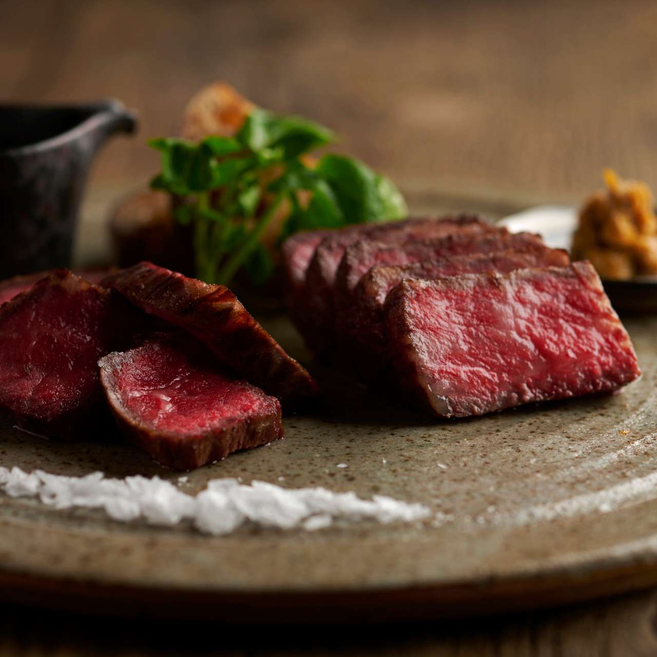 鹿児島黒牛サーロイン・赤身肉　鉄板焼き二種食べ比べ（各50g）100g