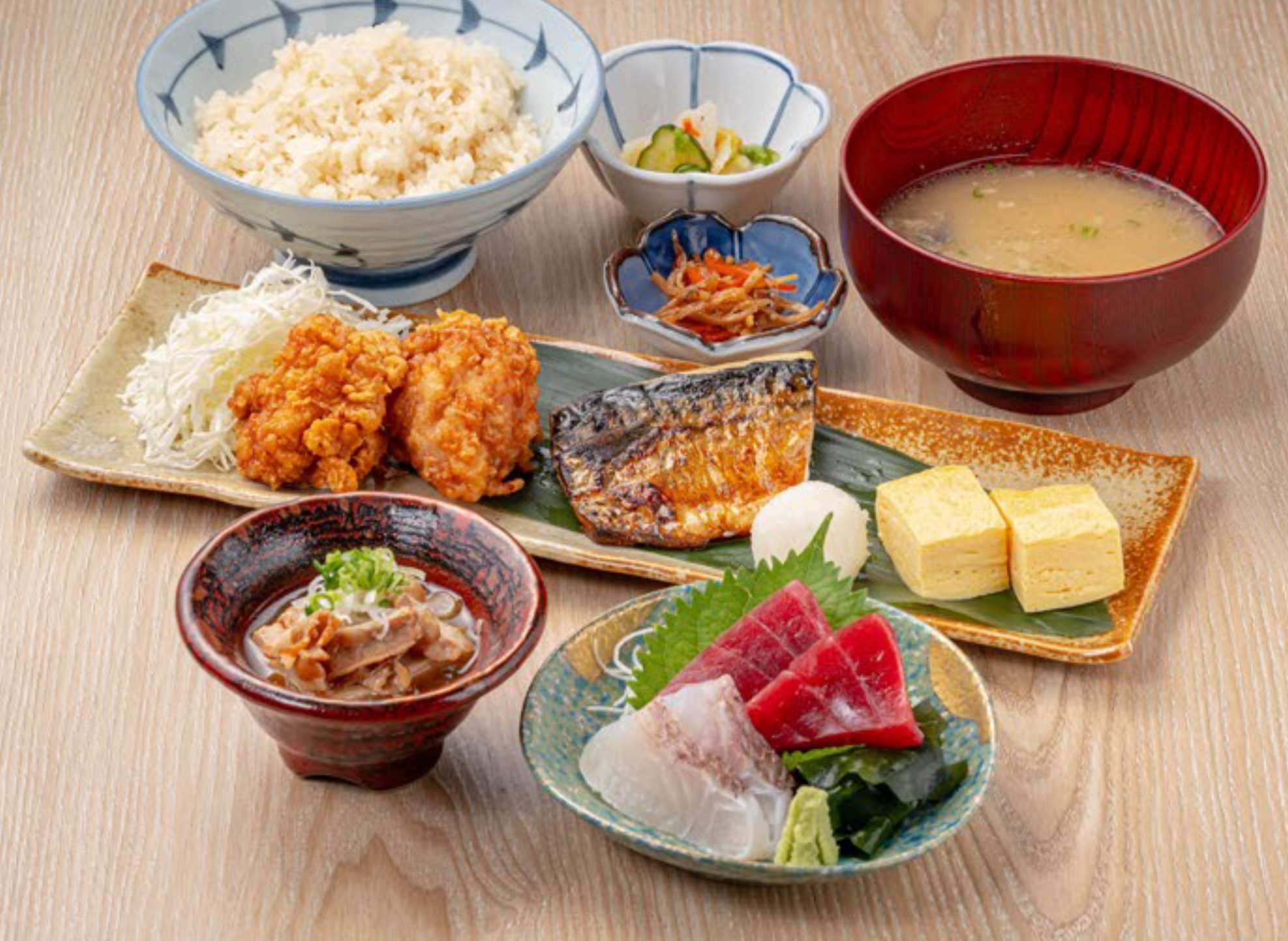 五品の惣菜と鯛めし御膳【鯛めし食べ放題付き】