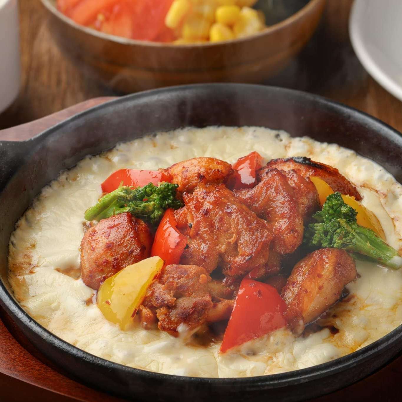 Spicy chicken with cheese sauce