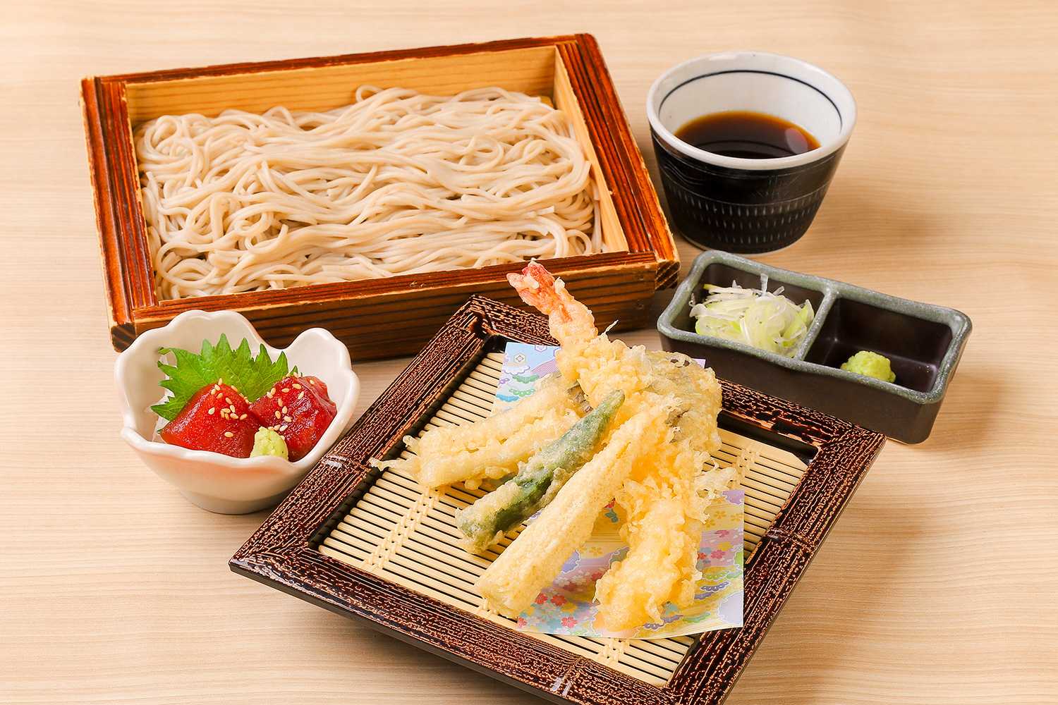 海老と季節野の天ぷら蕎麦