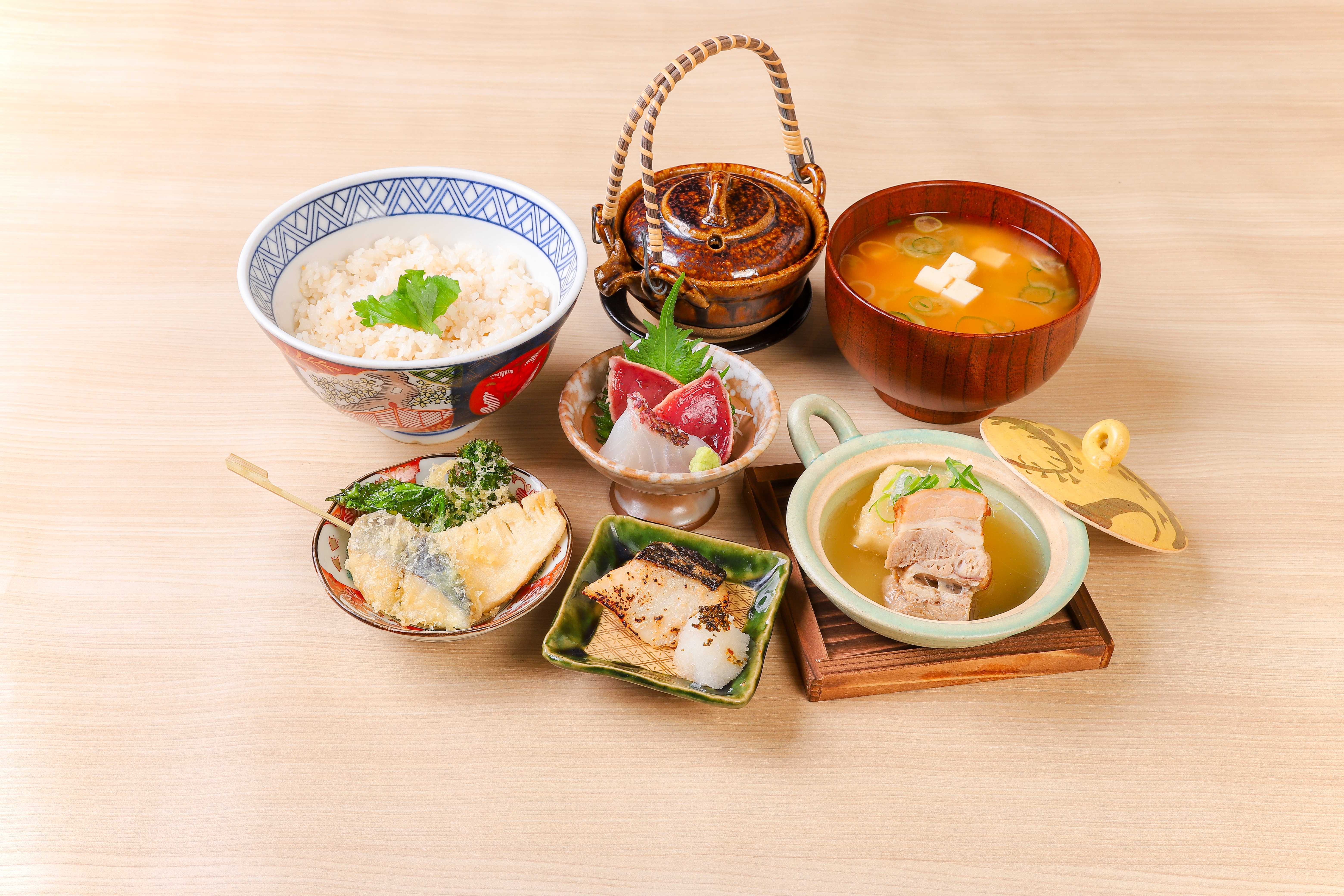「春の海鮮づくし膳」鯛めし食べ放題付き