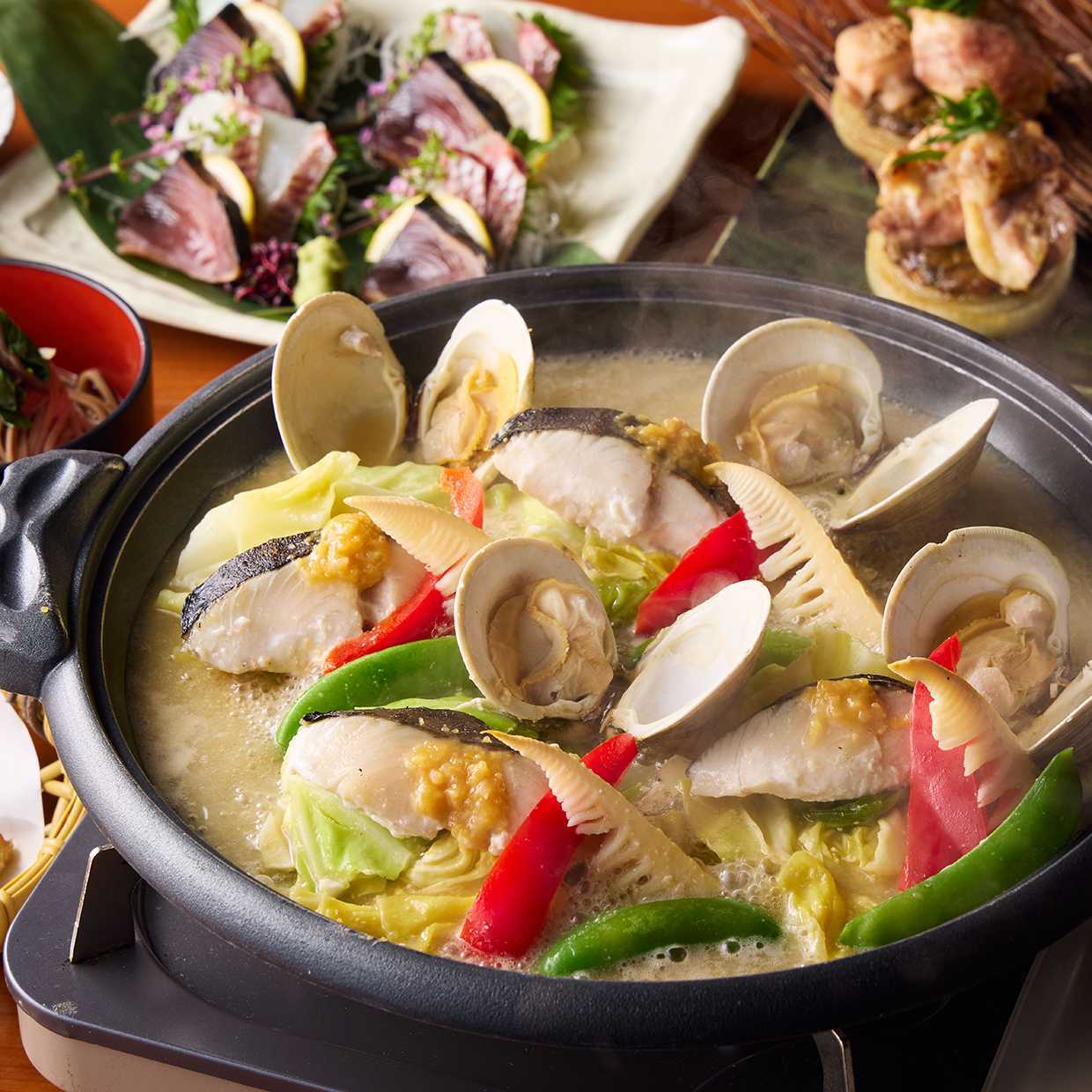 【華】真鯛と鰹のお造り×鰆の貝出汁陶板蒸しを愉しむコース…全10品 4,300円