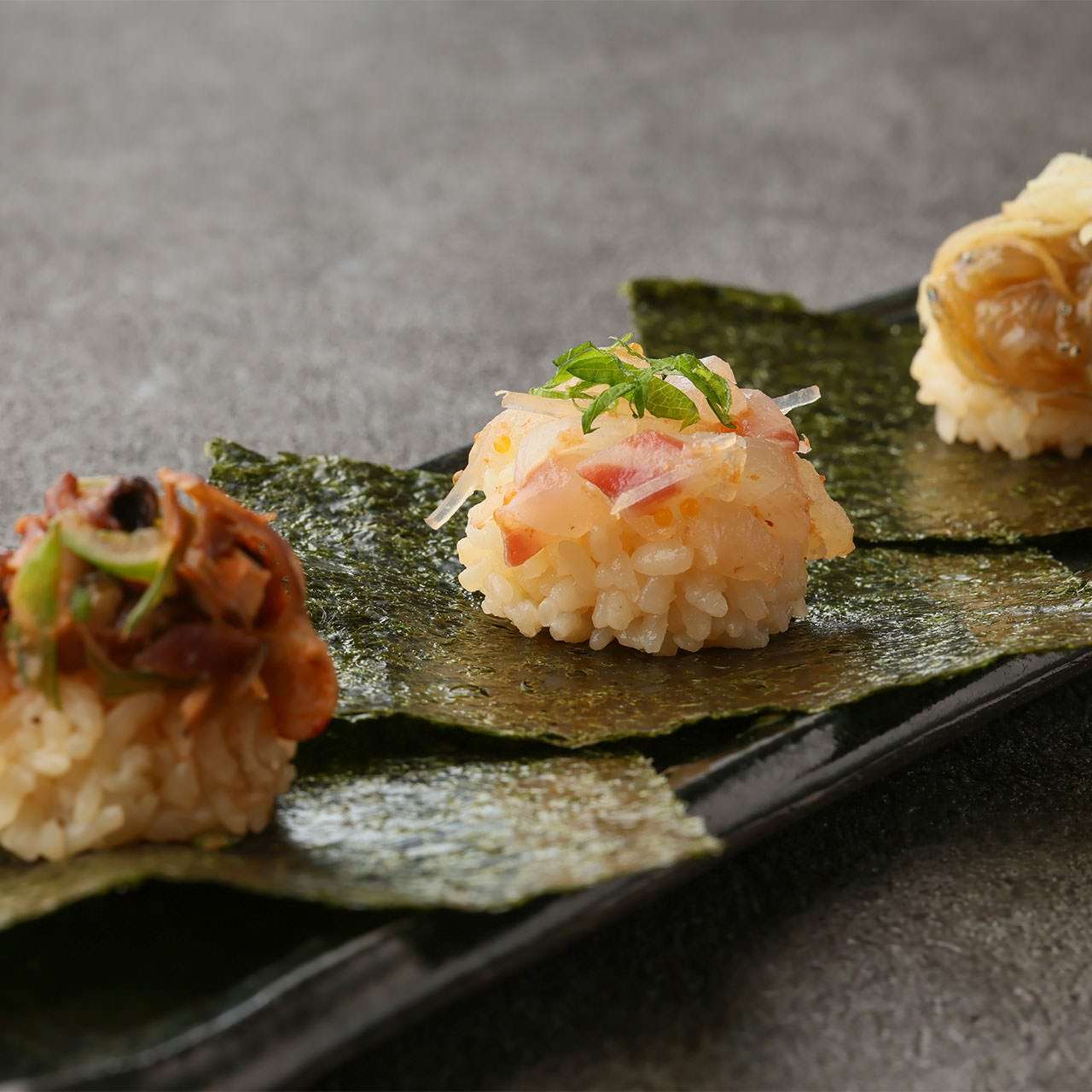 酒肴  すし　三種盛り合わせ