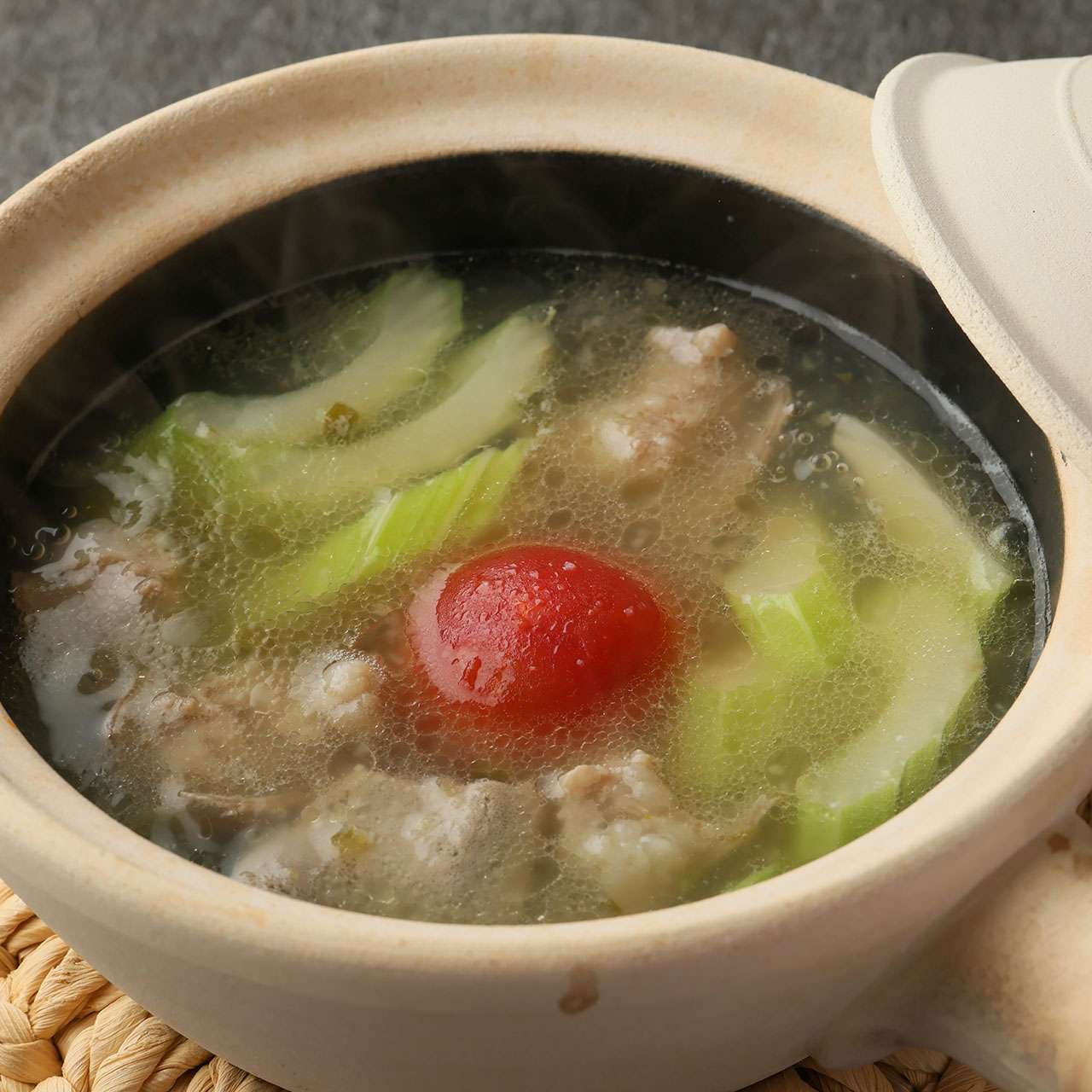 番茄和牛雜配墨西哥辣椒牛肉湯
