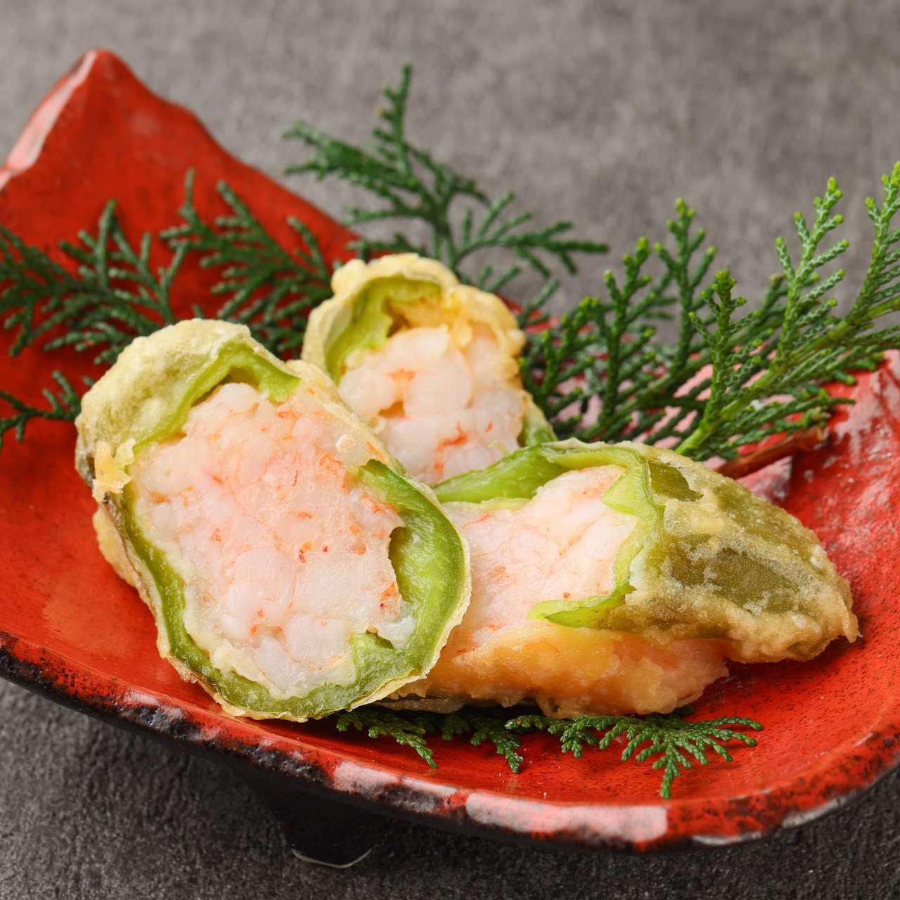 万願寺唐辛子の海老鋳込み揚げ