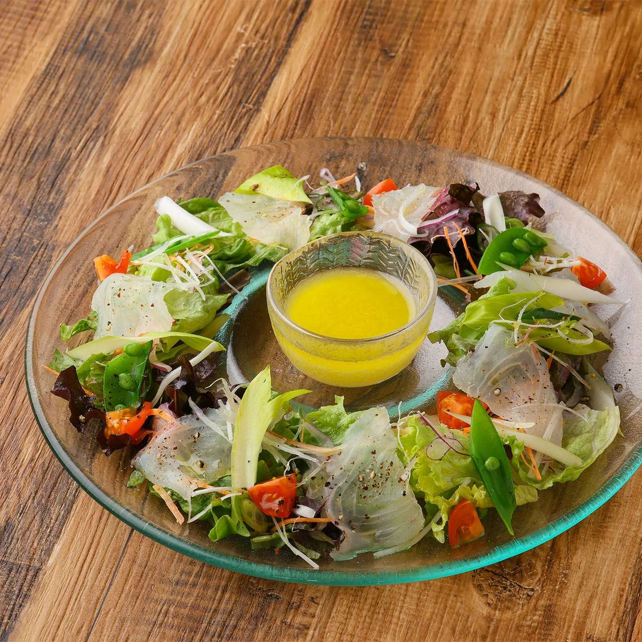 真鯛のサラダ仕立て　淡路玉ねぎのドレッシング