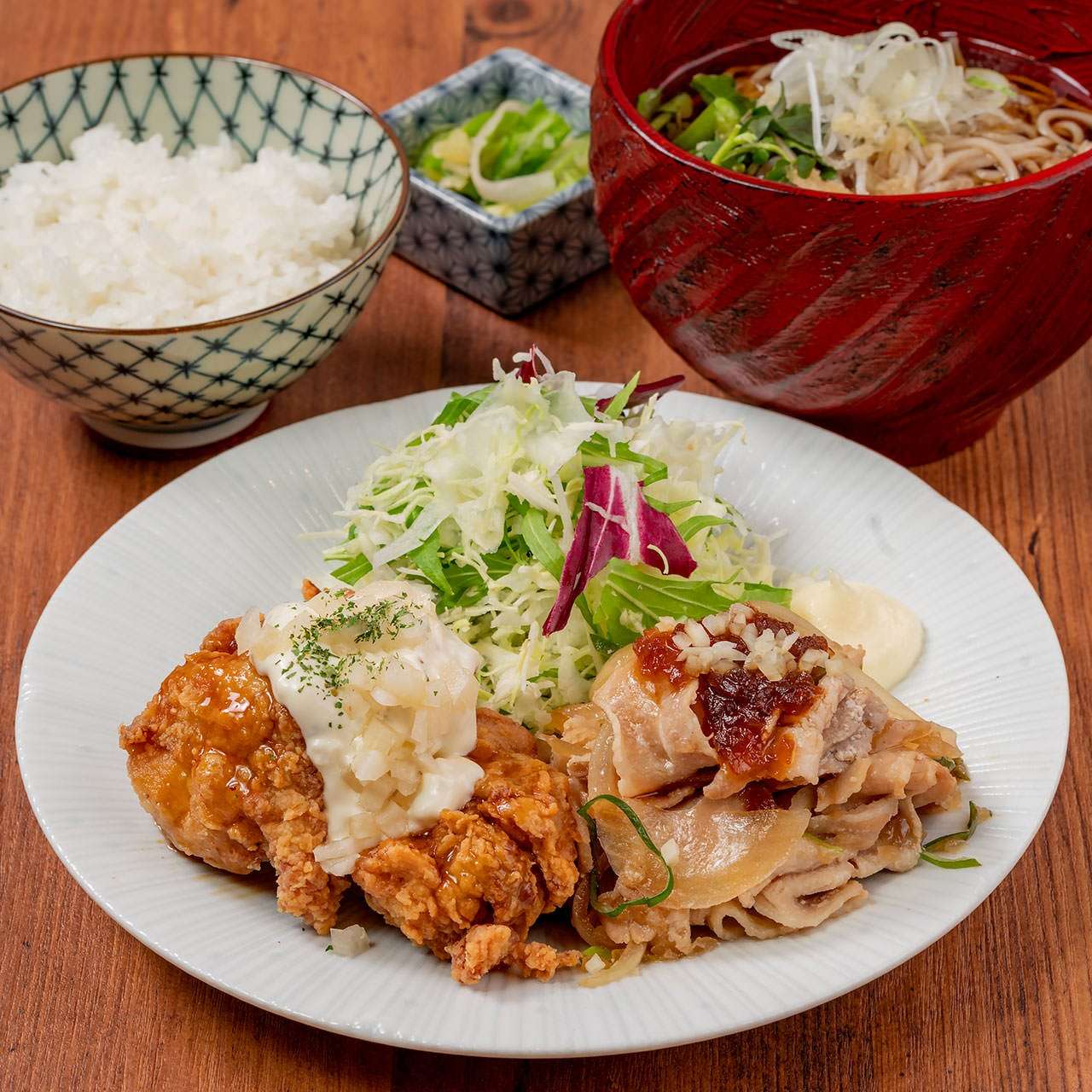 黒酢チキン南蛮と豚生姜焼き合盛りと小蕎麦セット