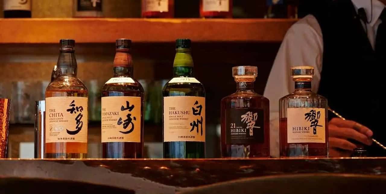 Hospitality with premium Japanese whiskey and seasonal Japanese cuisine