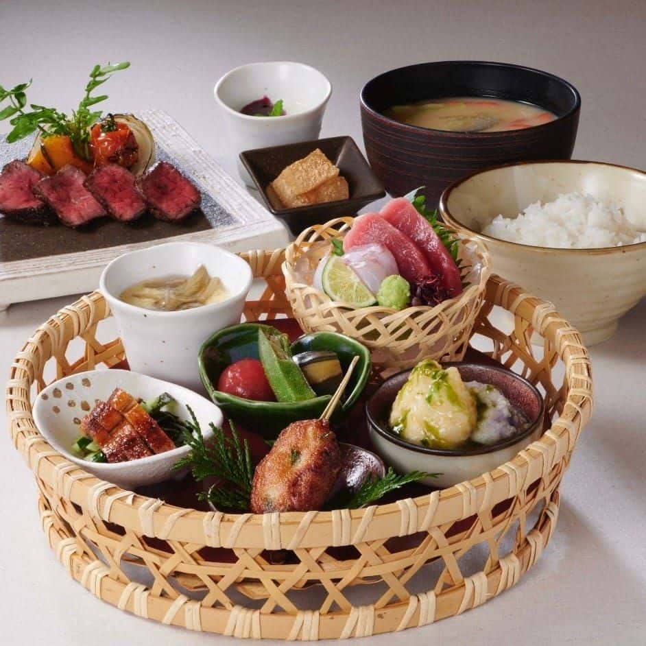 [響前] 豪華午餐，包含一籃華麗的開胃菜和多種主菜 3,200日元