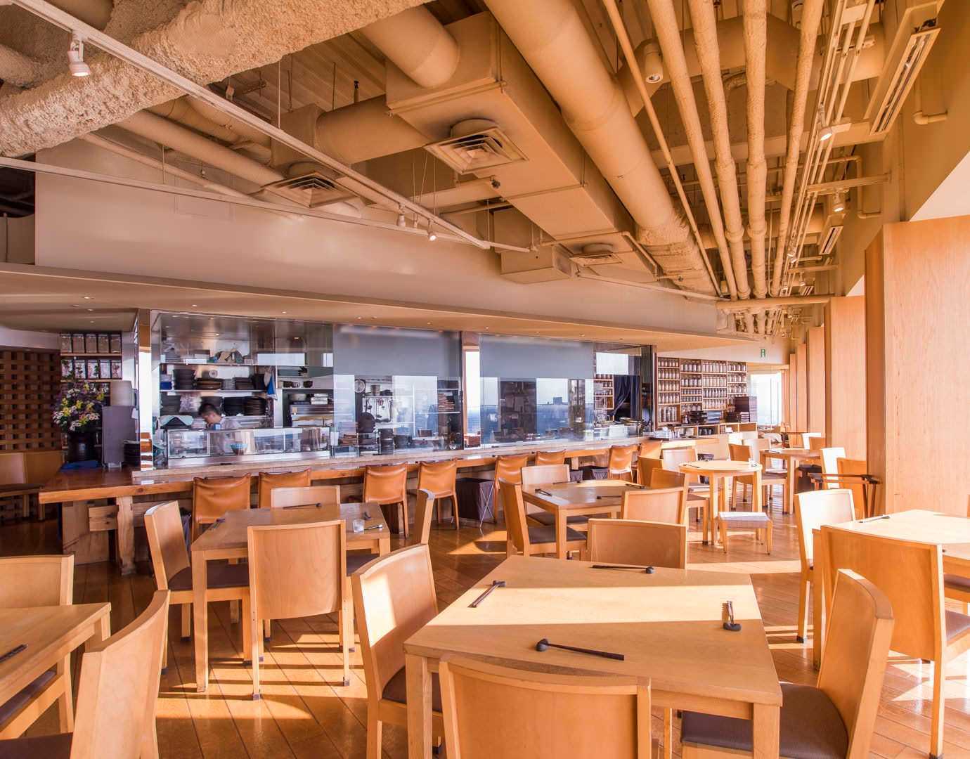 【ダイニングテーブル】2～16名様まで利用可能