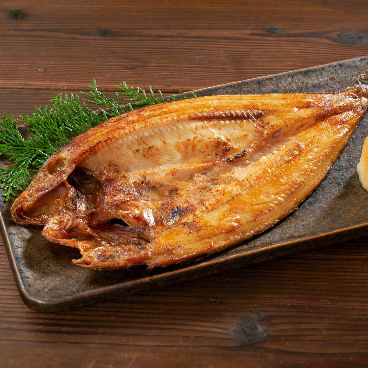 阿特卡鯖魚，乾燥過夜並烤
