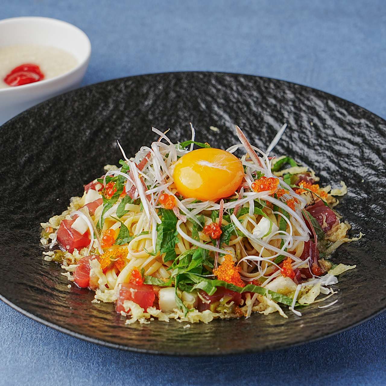 マグロと香味野菜の冷製梅とろろパスタ〜山葵の香り〜