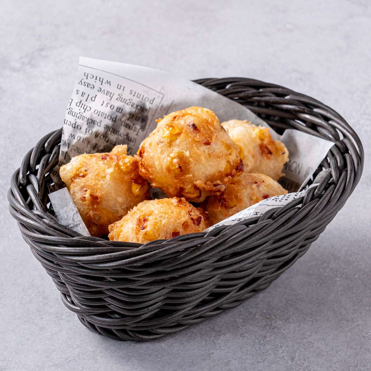 美瑛産とうもろこしとベーコンのゼッポリーネ～バター醤油風味～