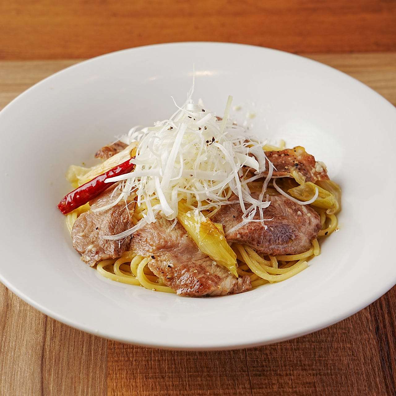 イベリコ豚と焼き葱のゆず胡椒パスタ