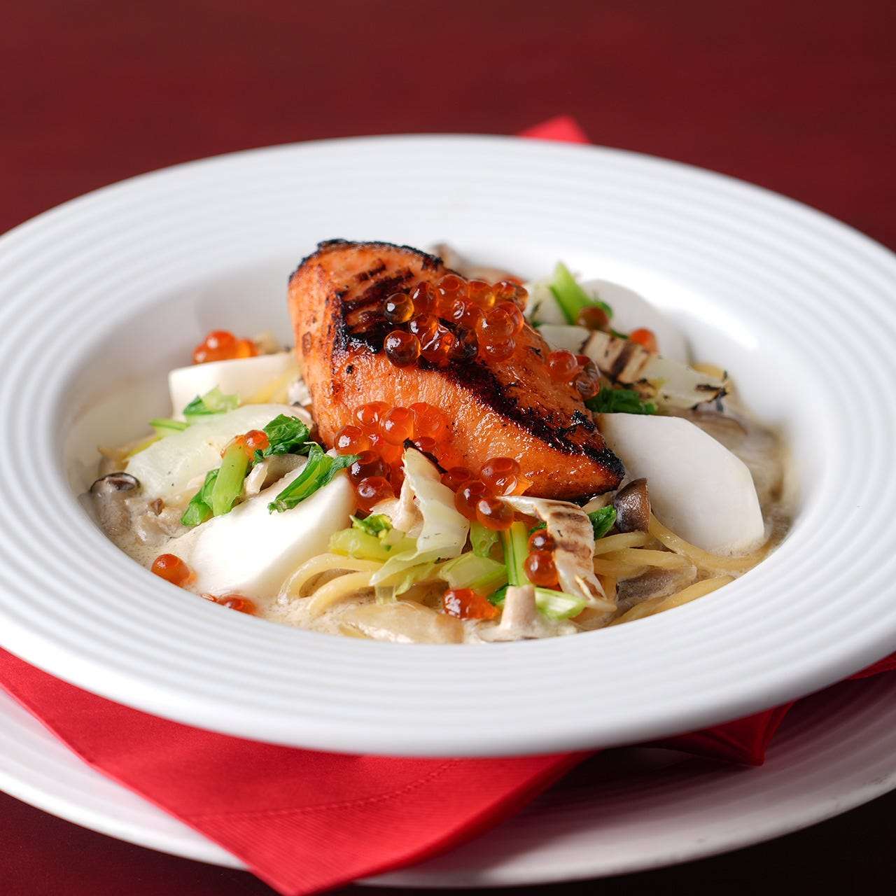 サ�ーモンの西京焼きと蕪の豆乳クリームソース