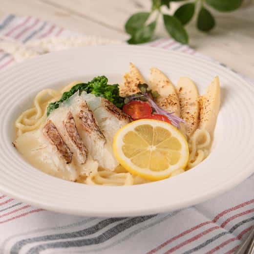 真鯛と筍のスープパスタ　リングイネ ～檸檬香る春仕立て～