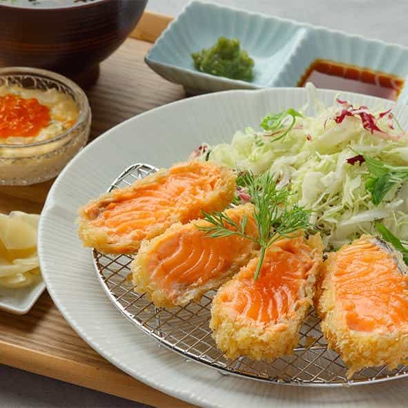 厚切りレアサーモンカツ膳