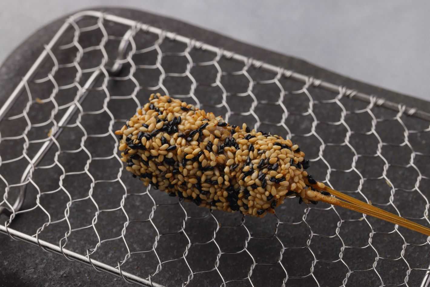 豚ヘレ　胡麻まみれ