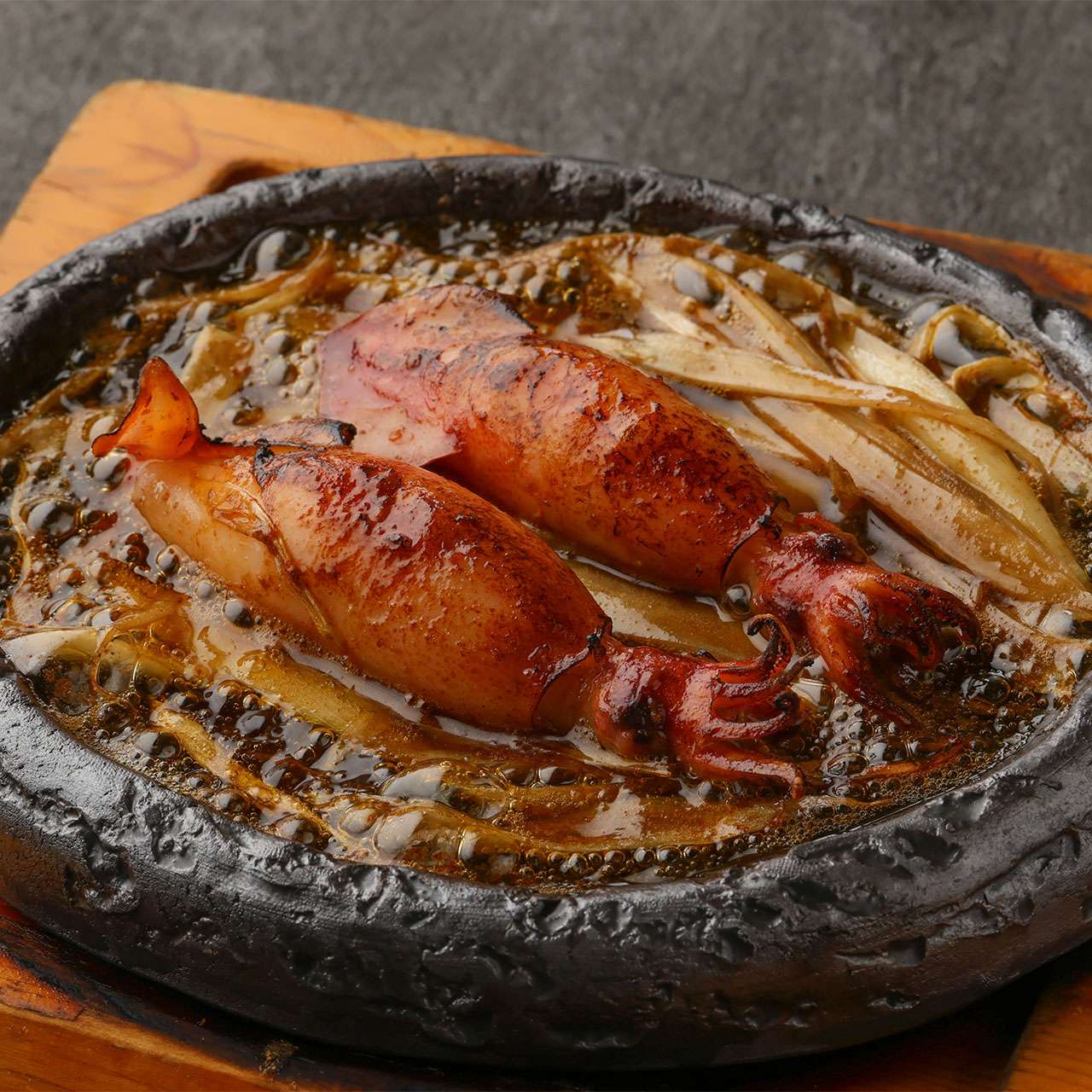 子持ちヤリイカと独活　肝オイル